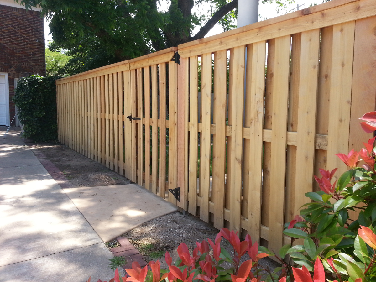 https://tillerfenceanddeck.com/wp-content/uploads/2025/02/Wood-fence-in-oklahoma-36.jpg