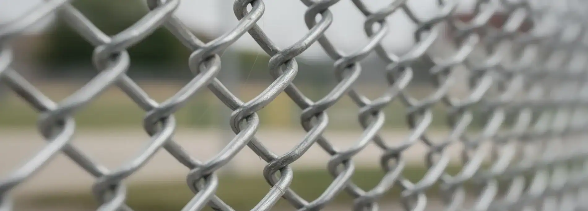 How To Paint A Chain Link Fence