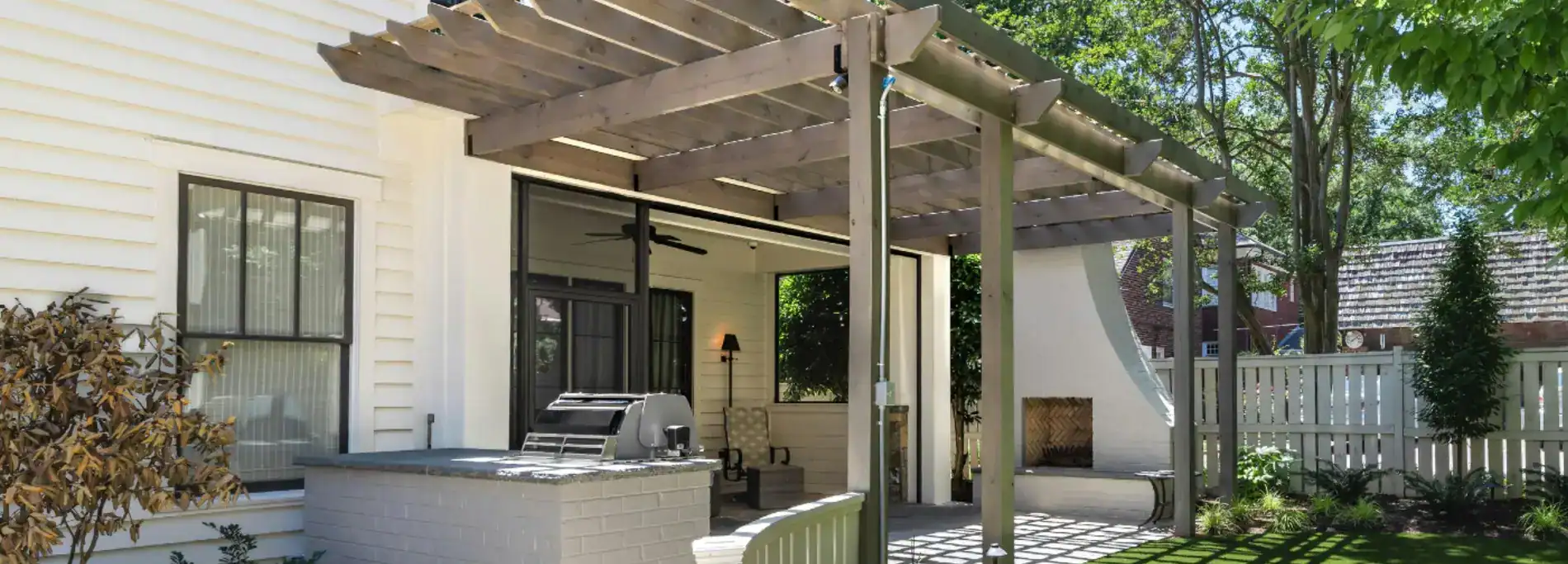 Pergola vs. Gazebo